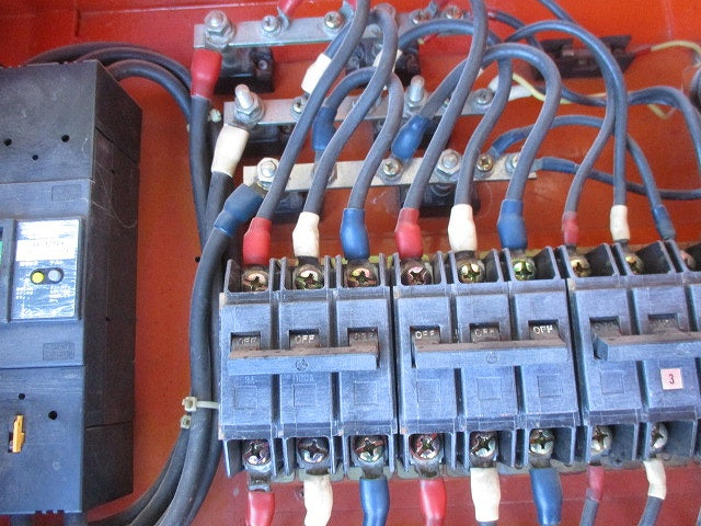 仮設用キャビネット 動力分電盤125A 鉄製 オレンジ(ジャンク品) GB-123EA他