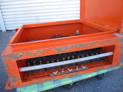 仮設用キャビネット 動力分電盤125A 鉄製 オレンジ(ジャンク品) GB-123EA他