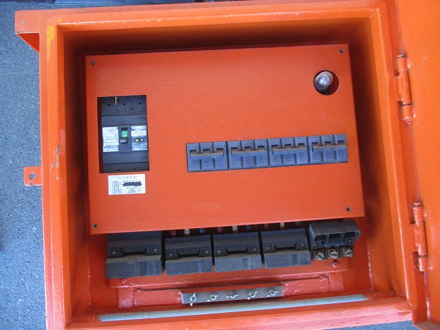 仮設用キャビネット 動力分電盤125A 鉄製 オレンジ(ジャンク品) GB-123EA他
