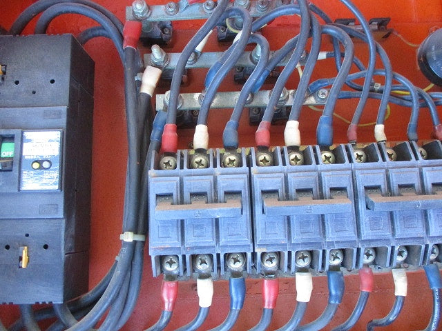 仮設用キャビネット 動力分電盤125A 鉄製 オレンジ(ジャンク品) GB-123EA他