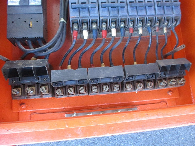 仮設用キャビネット 動力分電盤125A 鉄製 オレンジ(ジャンク品) GB-123EA他