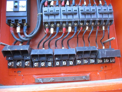 仮設用キャビネット 動力分電盤125A 鉄製 オレンジ(ジャンク品) GB-123EA