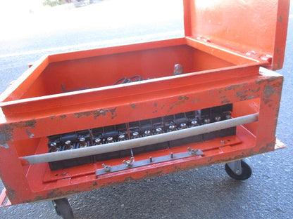 仮設用キャビネット 動力分電盤125A 鉄製 オレンジ(ジャンク品) GB-123EA