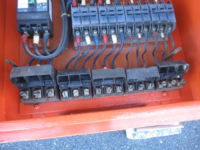 仮設用キャビネット 動力分電盤125A 鉄製 オレンジ(ジャンク品) GB-123EA他