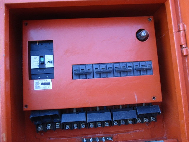 仮設用キャビネット 動力分電盤125A 鉄製 オレンジ(ジャンク品) GB-123EA他