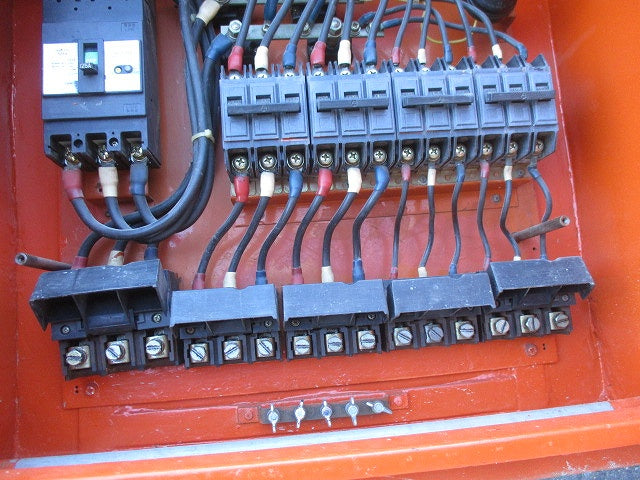 仮設用キャビネット 動力分電盤125A 鉄製 オレンジ(ジャンク品) GB-123EA他