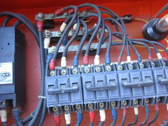 仮設用キャビネット 動力分電盤125A 鉄製 オレンジ(ジャンク品) GB-123EA他