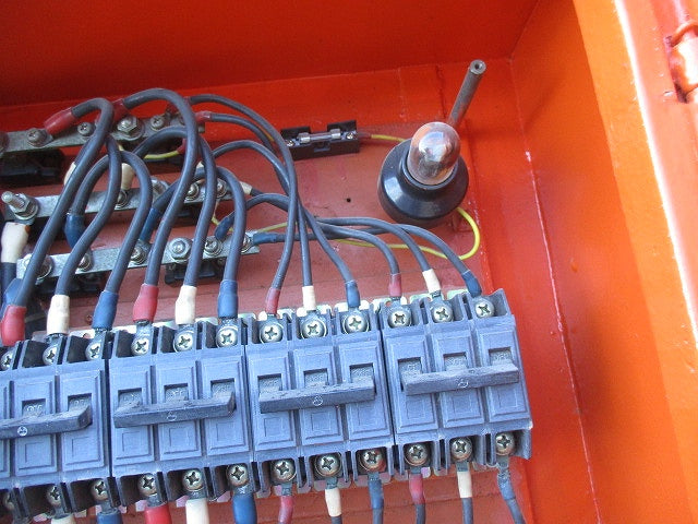 仮設用キャビネット 動力分電盤125A 鉄製 オレンジ(ジャンク品) GB-123EA他