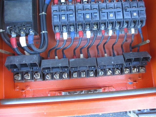 仮設用キャビネット 動力分電盤125A 鉄製 オレンジ(ジャンク品) GB-123E他