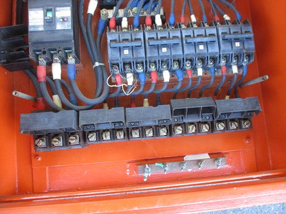 仮設用キャビネット 動力分電盤125A 鉄製 オレンジ(ジャンク品) GB-123EA他