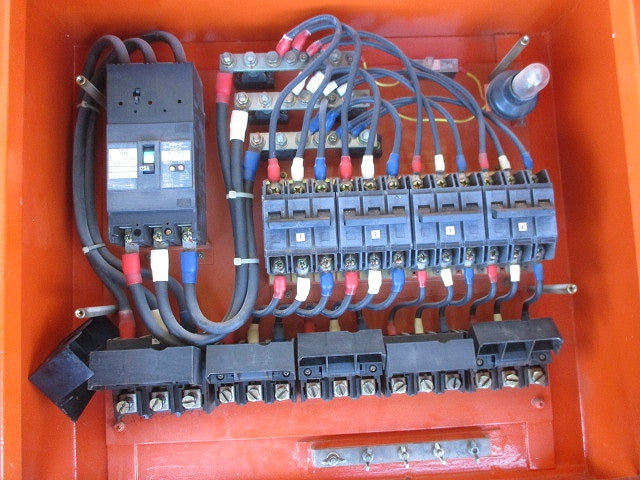 仮設用キャビネット 動力分電盤125A 鉄製 オレンジ(ジャンク品) GB-123EA他