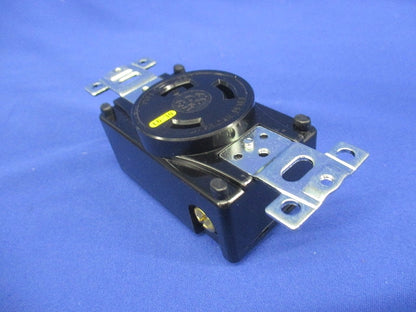 引掛形 埋込コンセント 接地2P30A250V 黒 3320-L6