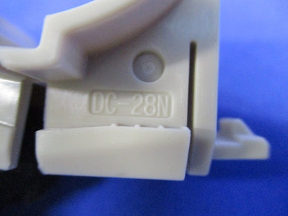 樹脂製ダクトクリップ(10個入)(ベージュ) DC-28NJ