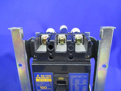ノーヒューズ遮断器 3P100A(キズ・汚れ有) NF100-SS