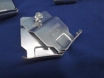 二重天井用金具(10個入) AKC2R