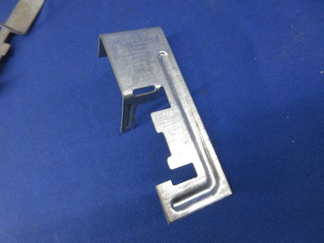 野ぶち受け材吊り金具(50個入)傷・汚れ有 TFH-1-10