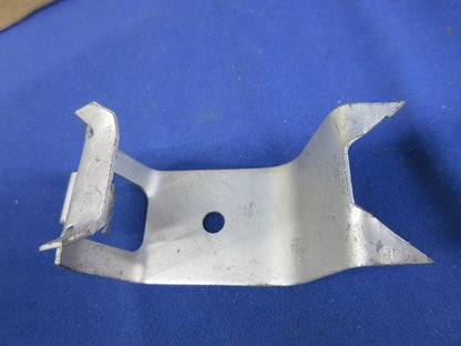軽量間仕切用ボックス固定金具(27個入) MB-45