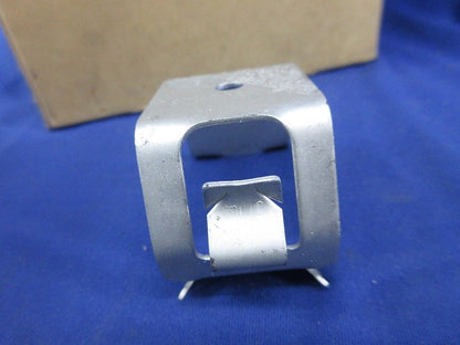 軽量間仕切用ボックス固定金具(27個入) MB-45