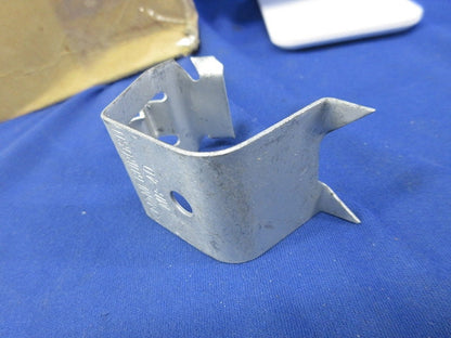 ネグロック(軽量間柱用ボックス支持金具)19個入 MB-40