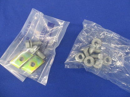 盤取付金具(1対入) QRU1