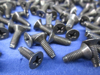 皿ネジ(+)(900個以上入)(黒) M4×12ｍｍ