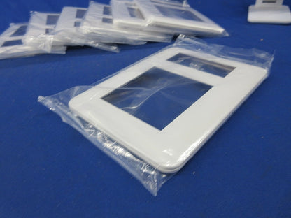 コンセントプレート(7枚入)(ホワイト)(新品未開封) WTF7503