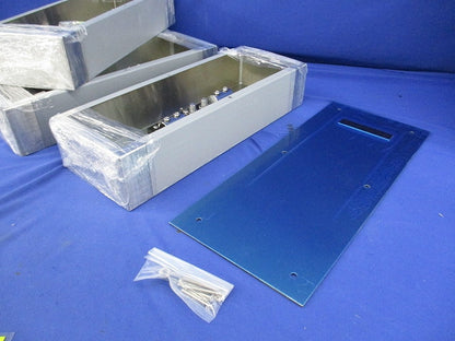 雷保護用端子箱(ステンレス)(4組入)(キズ・汚れ有) 型番不明