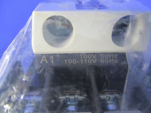 電磁開閉器0.48-0.72A(新品未開封) SW09XA2-110TP48