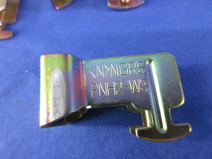 吊りボルト傾斜支持金具(26個入)(キズ・汚れ有) PNH2-W3