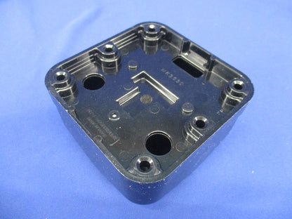 露出コンセント 接地2P ブラック WK3630