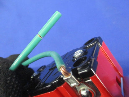 医療施設用 接地引掛埋込コンセント(接地リード線付) 赤 3P 定格30A 250V 3M端子 MH2879R-1