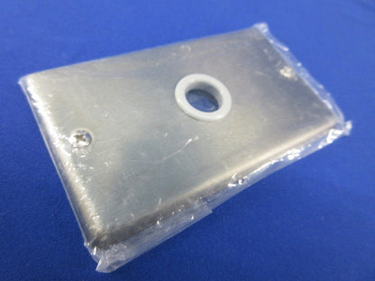 新金属大穴電話線プレート(取付枠付)(8枚入) WN7561