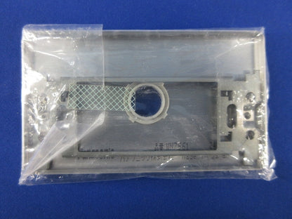 新金属大穴電話線プレート(取付枠付)(8枚入) WN7561