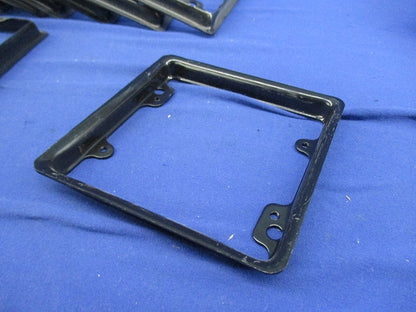 中四角スイッチカバー2個用(13個入) 型番不明