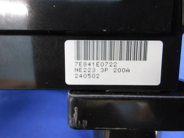 サーキットブレーカ 3P200A NE223