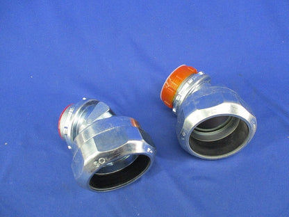 ノックアウト用防水コネクタ 45°形 厚鋼電線管おねじ付(2個入)キズ・汚れ有 W45BG50