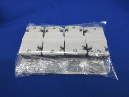 引掛埋込コンセント(4個入)(キズ・汚れ有) WF2315K