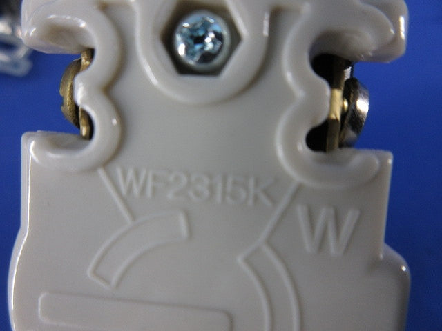 引掛埋込コンセント(4個入)(キズ・汚れ有) WF2315K