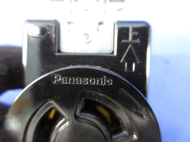 引掛埋込コンセント(4個入)(キズ・汚れ有) WF2315K