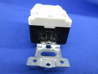 引掛埋込コンセント(4個入)(キズ・汚れ有) WF2315K