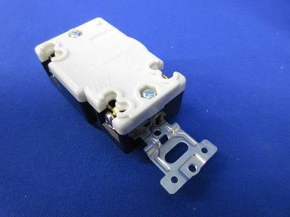 引掛埋込コンセント(5個入)(キズ・汚れ有) WF2315K