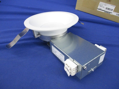LEDダウンライトφ125(温白色)(撮影のため開梱) XD457035