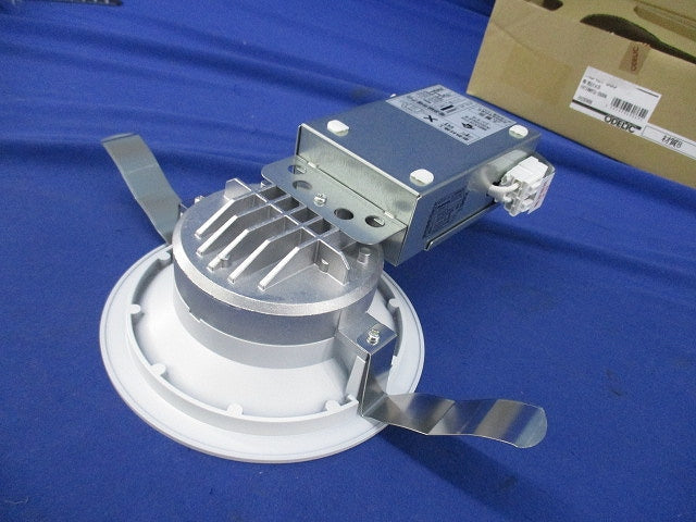 LEDダウンライトφ125(温白色)(撮影のため開梱) XD457035