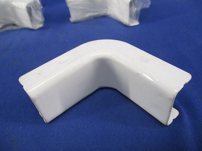 メタルモールA型用インターナルエルボ(8個入)(ホワイト)(キズ・汚れ有) DZA121W