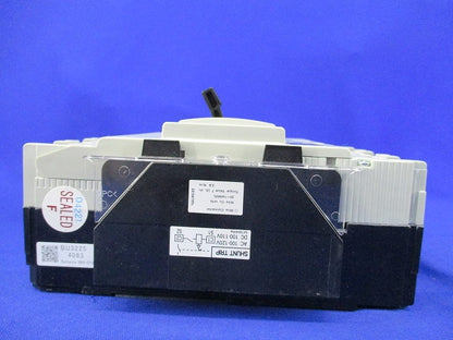 汎用一般配線用オートブレーカ3P225A(キズ・汚れ有) BW250EAGU-3P225