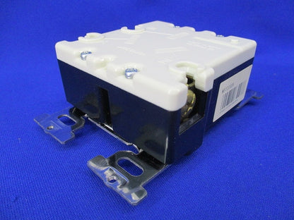 3P30A埋込コンセント(5個入)National WF1330K