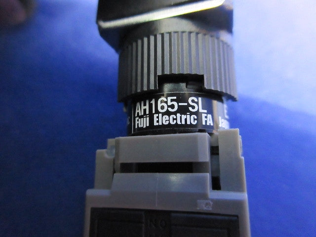 照光押ボタンスイッチ(3個入)白 AH165-SL