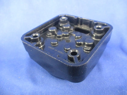 3P20A引掛露出コンセント(3個入) WK2320K