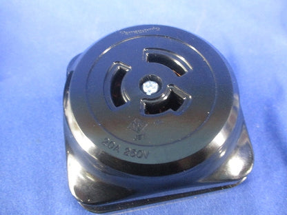 3P20A引掛露出コンセント(3個入) WK2320K