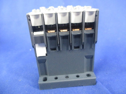 コンタクター 電磁接触器 LP1K06106BD